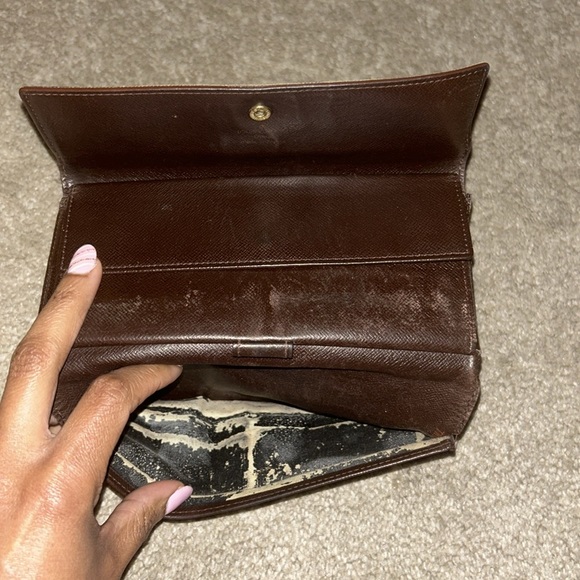 AUTHENTIC LV DAMIER WALLET - Picture 5 of 7